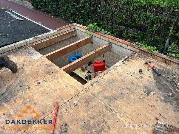 Plat dak vervangen met open constructie in Lichtenvoorde Plat dak vervangen met open constructie in Lichtenvoorde