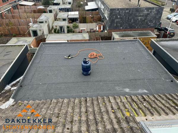 Dakrenovatie afgerond met nieuwe bitumen dakbedekking in Lichtenvoorde Dakrenovatie afgerond met nieuwe bitumen dakbedekking in Lichtenvoorde