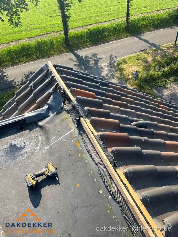 Kosten dakgoot vervangen: werkzaamheden aan dakrand in Lichtenvoorde Kosten dakgoot vervangen: werkzaamheden aan dakrand in Lichtenvoorde