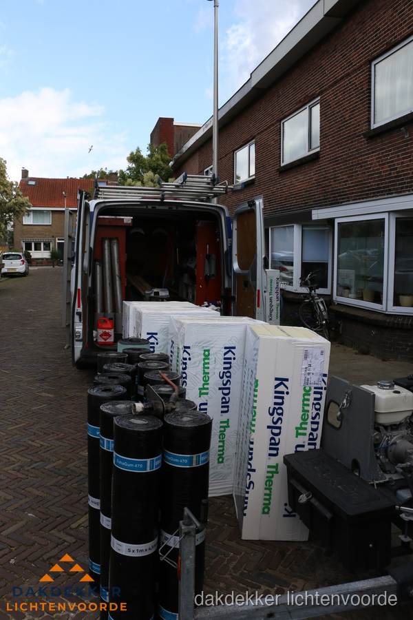 Levering van Kingspan isolatieplaten en bitumenrollen voor dakproject in Lichtenvoorde Levering van Kingspan isolatieplaten en bitumenrollen voor dakproject in Lichtenvoorde